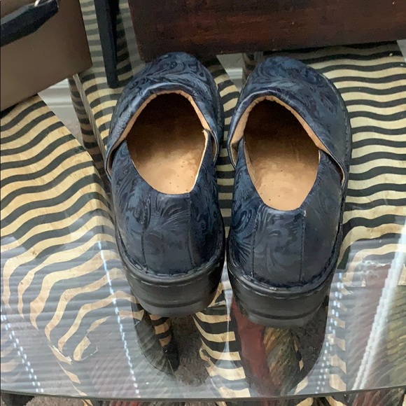 Paisley Pattern Clogs - Picture 4 of 5